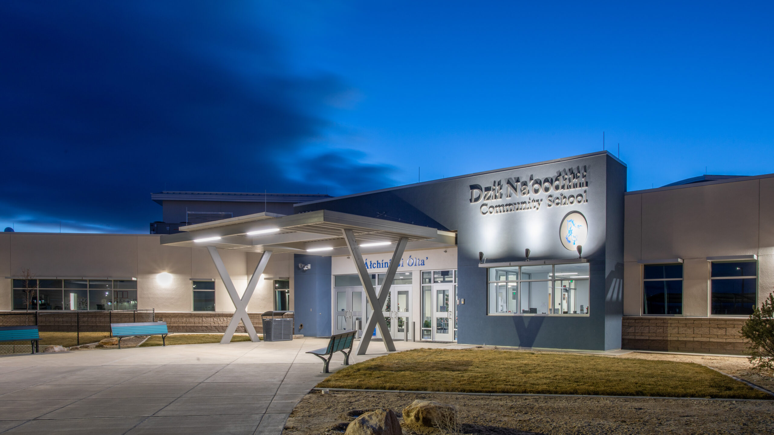 Dzilth-Na-O-DIth-Hle Community School